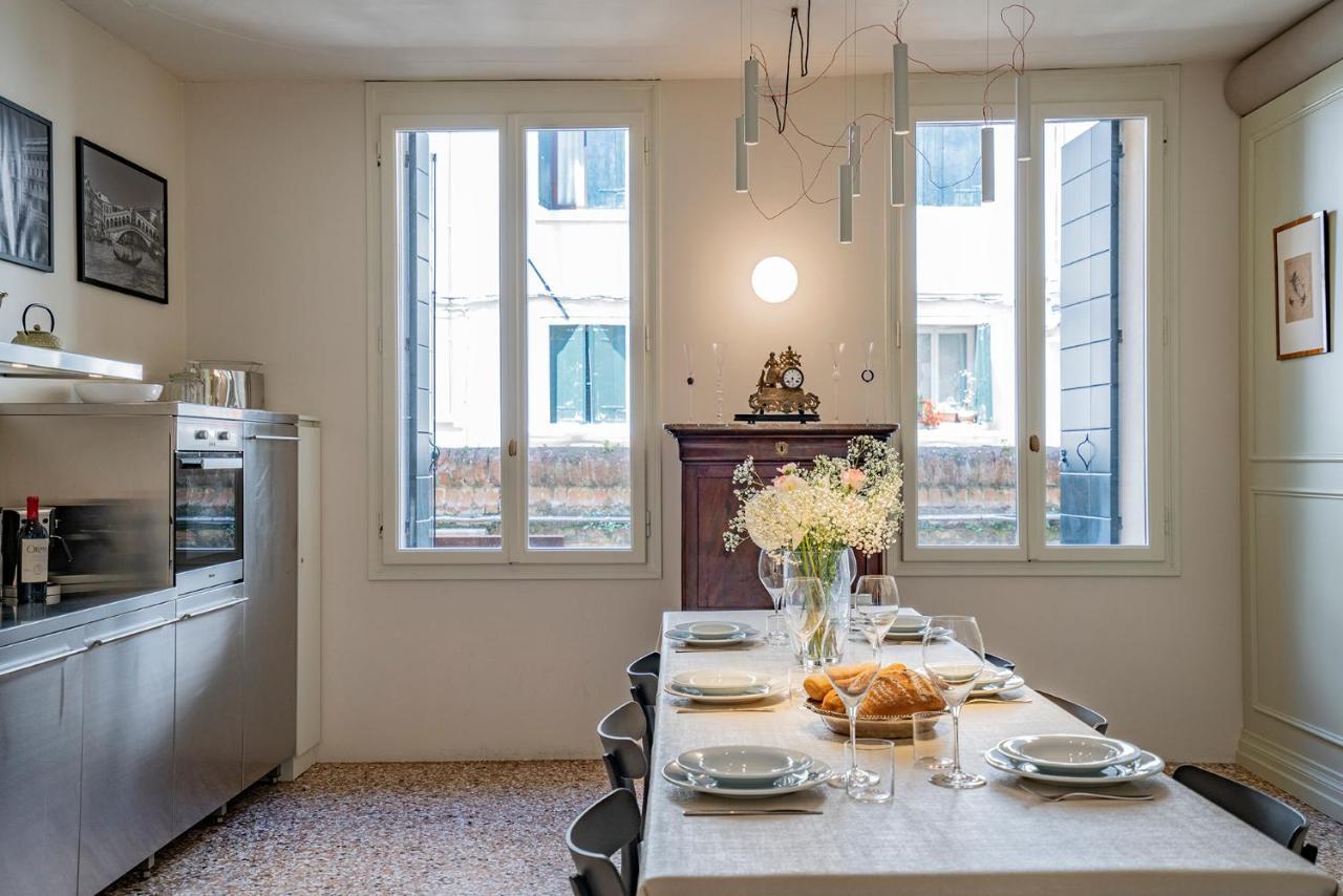 Appartamento Sartor With Canal View And Private Court