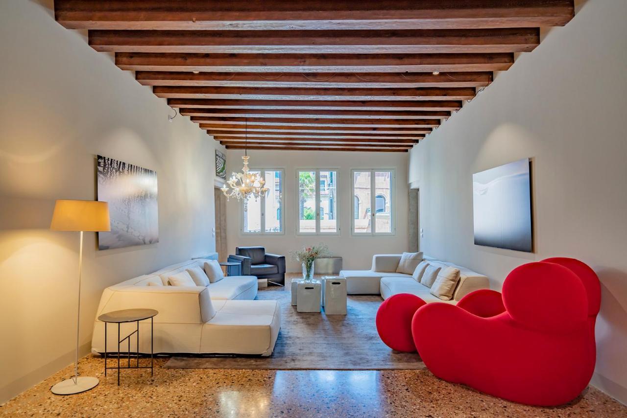Appartamento Sartor With Canal View And Private Court Venezia