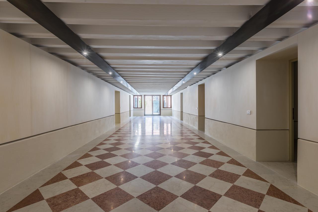 Sartor With Canal View And Private Court Appartamento